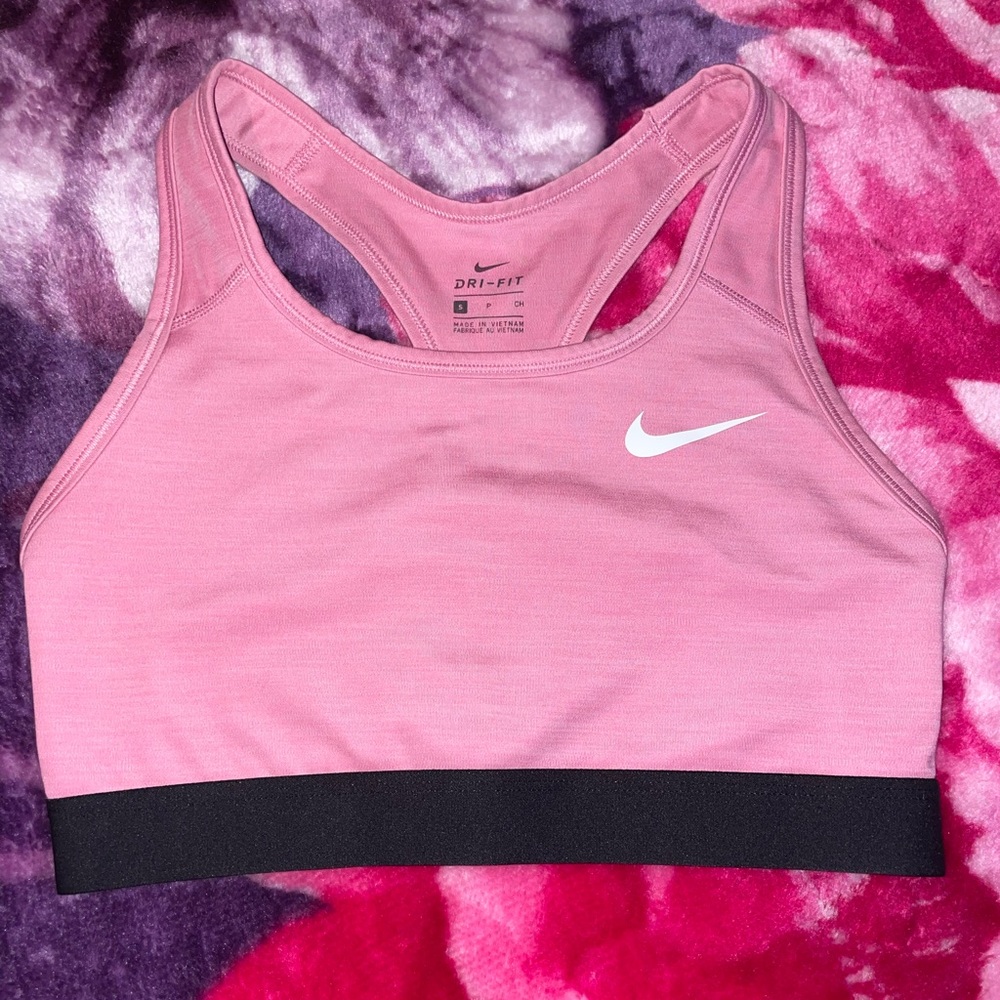 size small pink nike sports bra💘